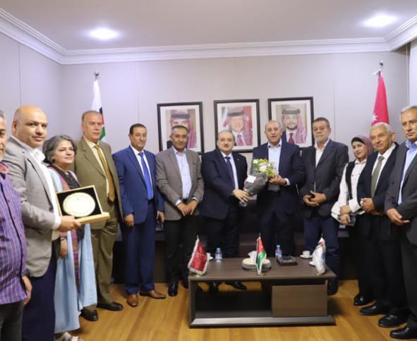 بالصور... حزب البناء الوطني يزور الهيئة الخيرية الهاشمية