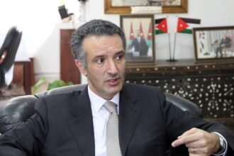 النائب الرياطي يسأل عن حقيقة إقامة رئيس سلطة العقبة في فيلا بقرية آيلة رغم وجود سكن رسمي له