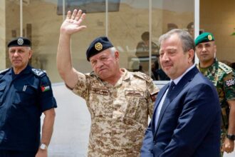 عاجل || الملك يتابع تمرينا أمنيا مشتركا في مركز تدريب الشرطة الخاصة