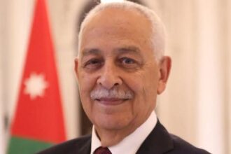 العيسوي ينقل تمنيات الملك وولي العهد للطراونة بالشفاء العاجل