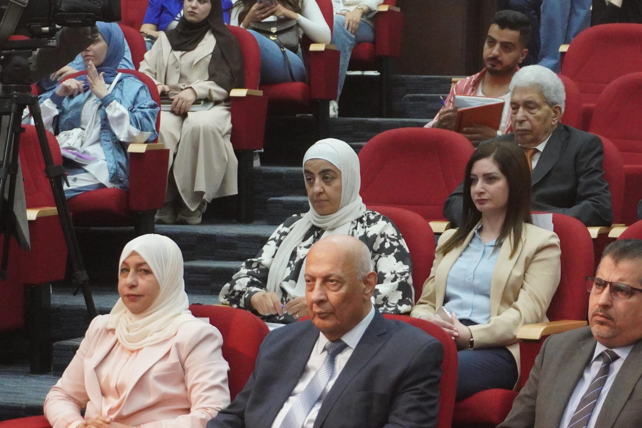 كلية الإعلام في جامعة البترا تنظّم ندوة حول الحريات الصحفية ومسؤولية الإعلام( فيديو صور)