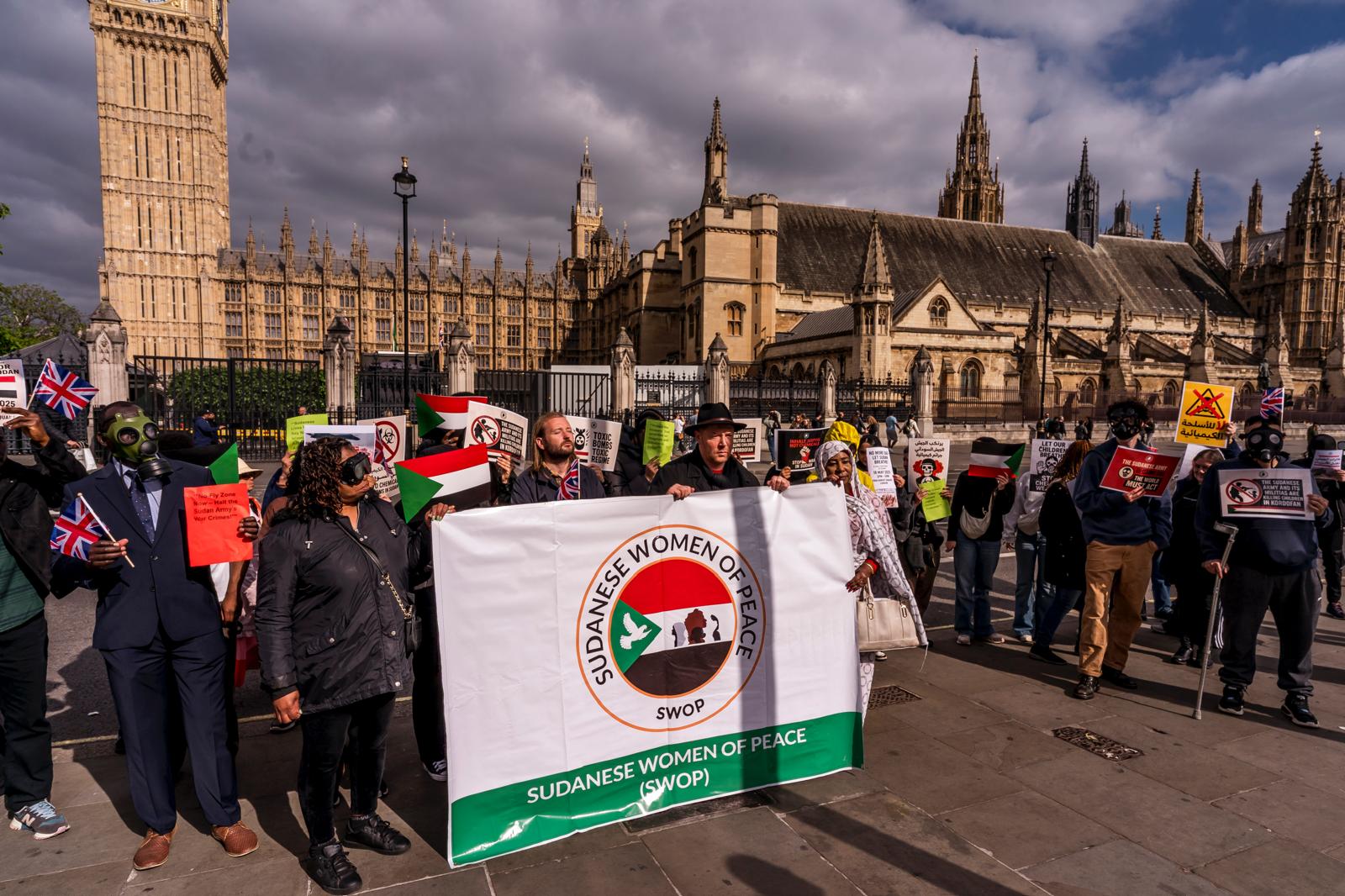 احتجاجات في لندن تُندد ب استخدام الجيش السوداني للأسلحة الكيميائية