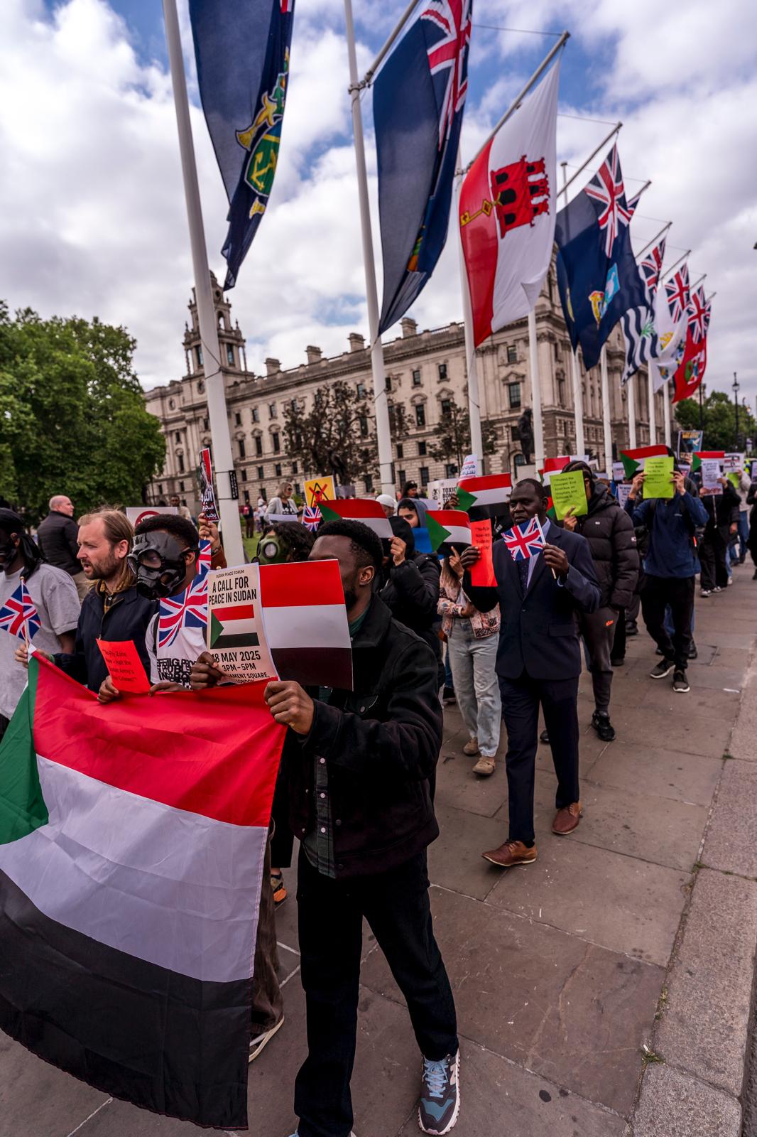 احتجاجات في لندن تُندد ب استخدام الجيش السوداني للأسلحة الكيميائية