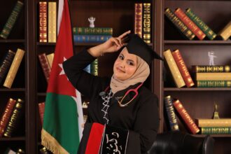 الطبيبة بيان إسماعيل محادين مبارك التخرج