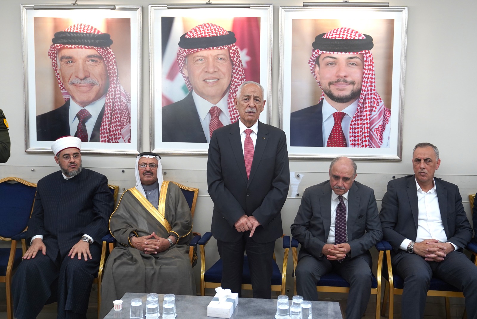 مندوبا عن الملك وولي العهد...العيسوي يعزي عشيرتي الخريشا والمجالي