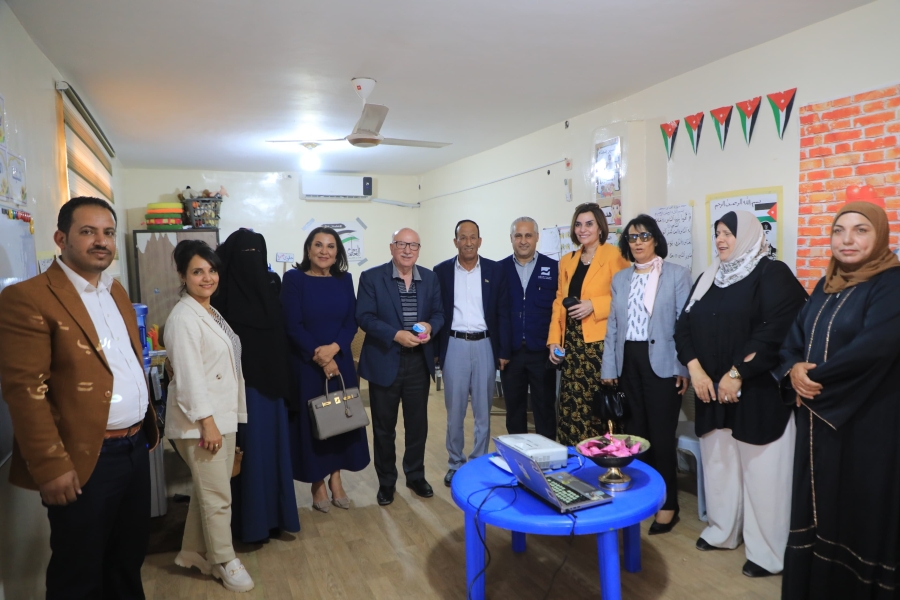 لجنة المرأة في الأعيان تزور لواء القويرة