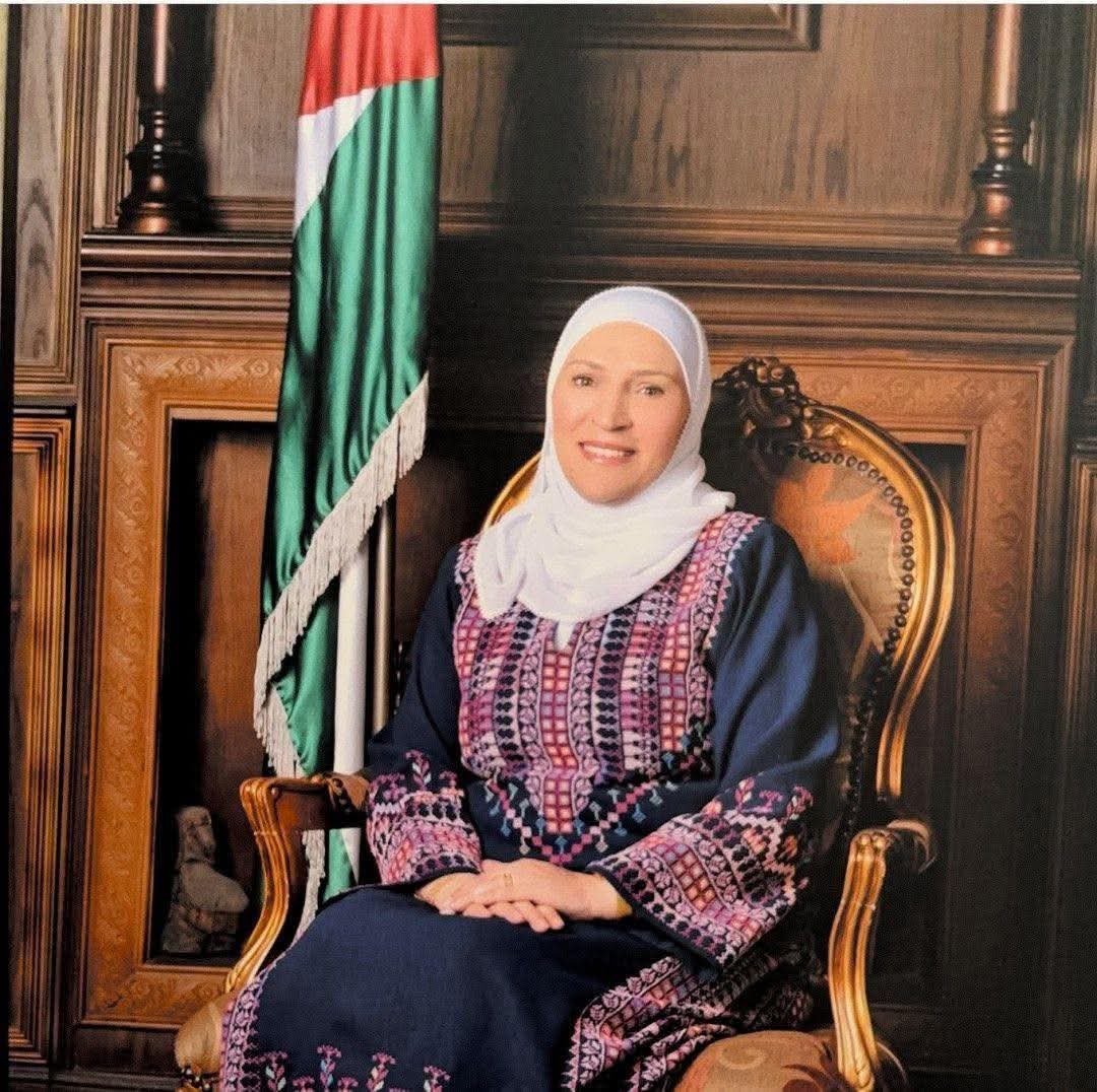 هالة الجراح وملتقى "همم" يهنئون القيادة الهاشمية والشعب الأردني بعيد الاستقلال الـ79