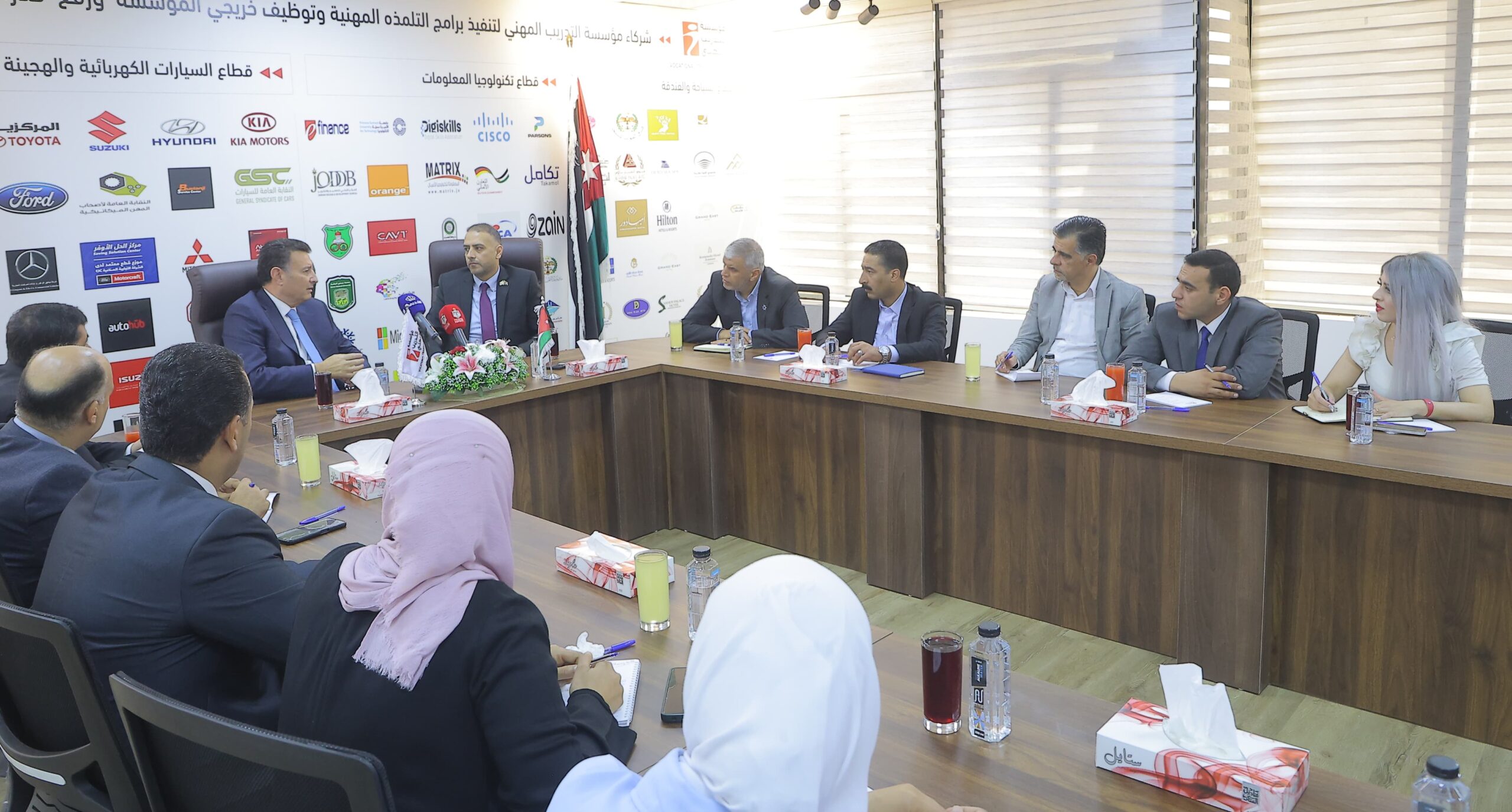 الصفدي يزور مؤسسة التدريب المهني ويشيد بجهودها في تمكين الشباب وتأهيلهم لسوق العمل