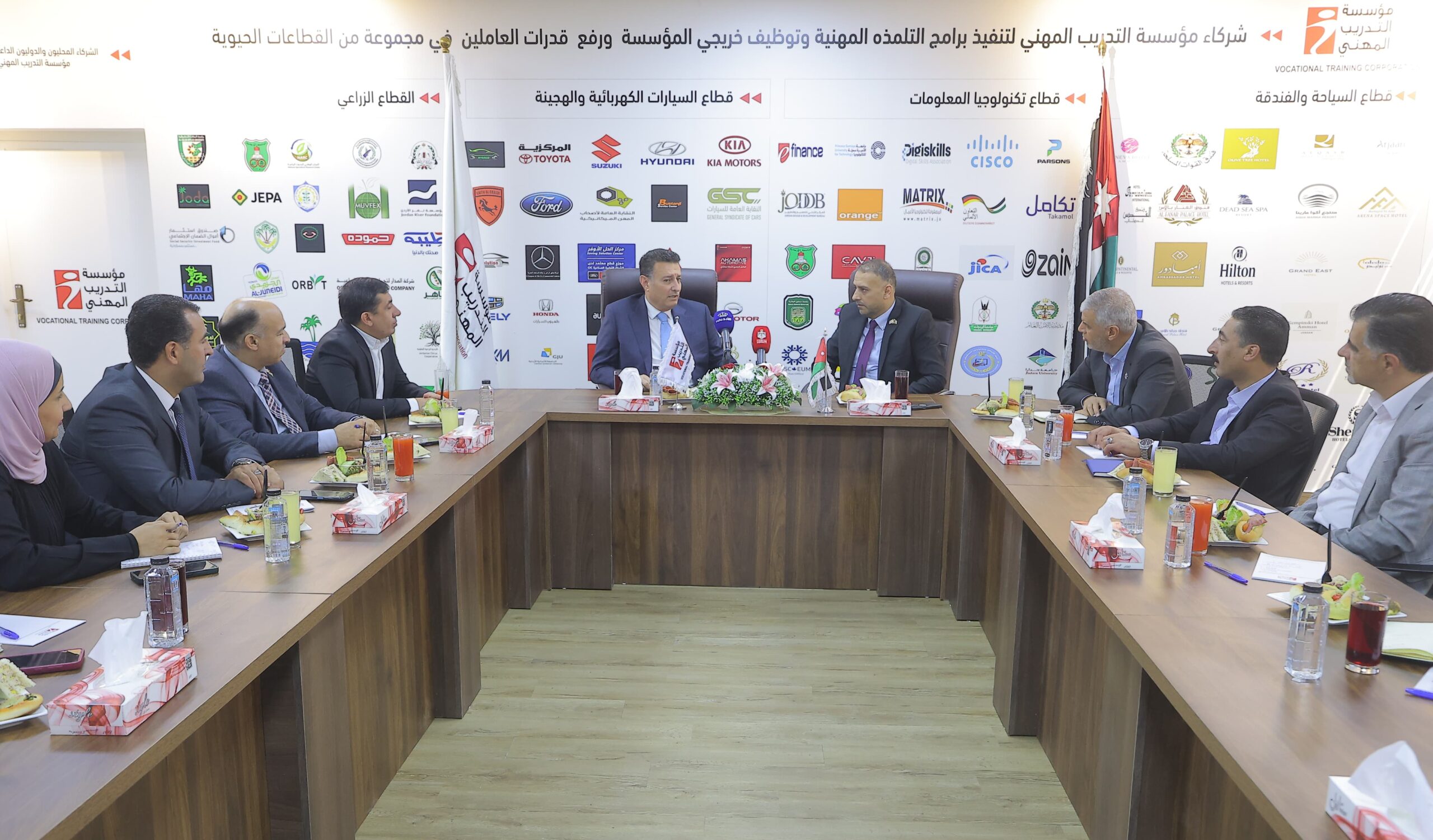 الصفدي يزور مؤسسة التدريب المهني ويشيد بجهودها في تمكين الشباب وتأهيلهم لسوق العمل
