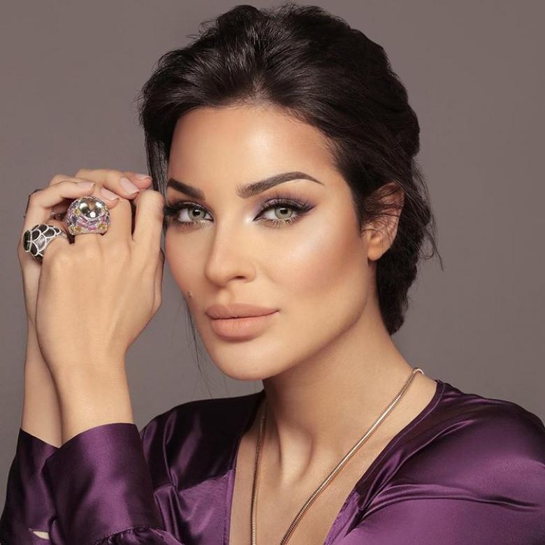 نادين نجيم توضح ملابسات فيديو "البكاء"