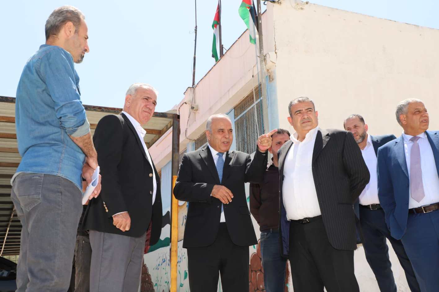 محافظة يتفقد عدداً من مدارس المزار الشمالي والكورة ويوعز بحزمة من المشاريع التطويرية