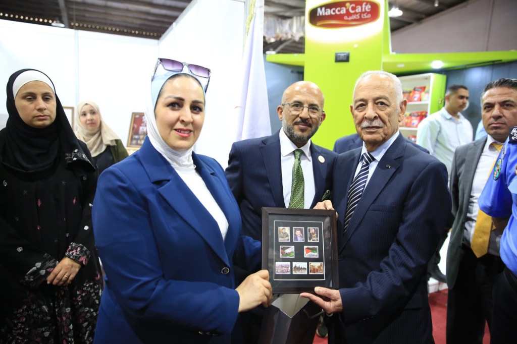 العيسوي يفتتح فعاليات معرض “إبداعات أردنية في عهد الهاشميين