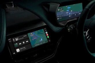 أبل تطلق "CarPlay Ultra" بميزات متقدمة في سيارات أستون مارتن