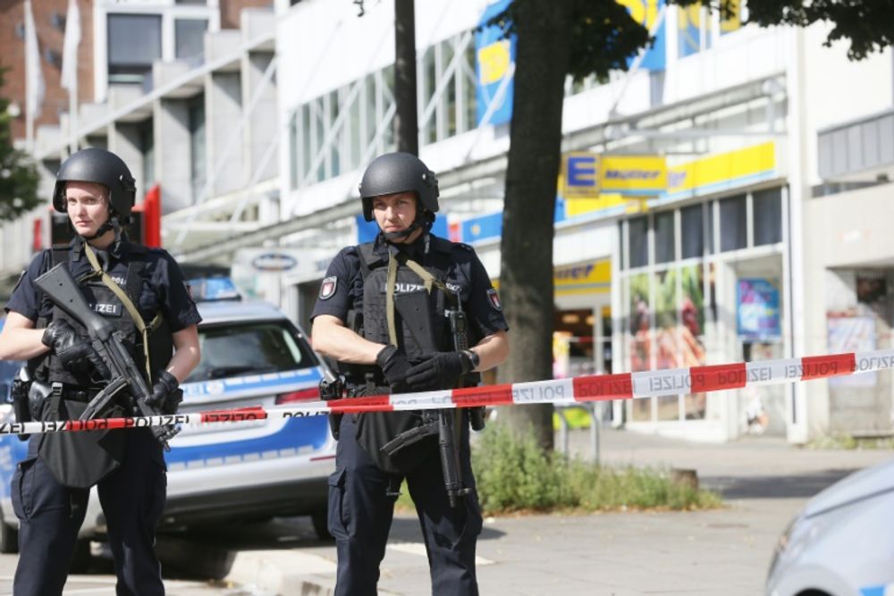 عاجل|| هجوم بسكين في محطة هامبورغ المركزية يؤدي لإصابة 12 شخصًا