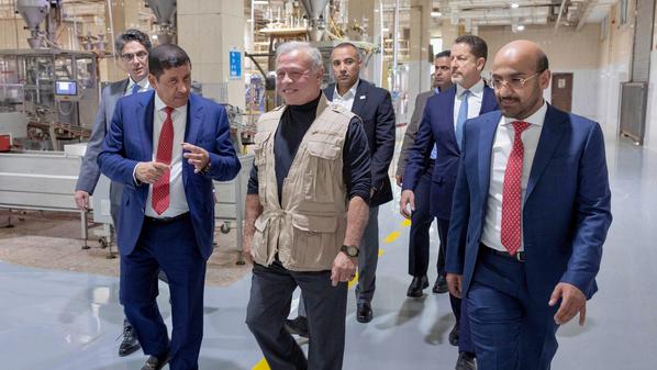 الملك يزور ثلاثة مصانع إنتاجية في مدينة الموقر الصناعية