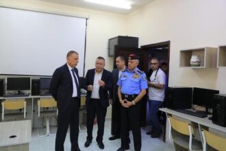 وزير الداخلية يزور مركز علاج الإدمان