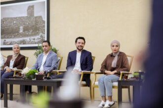 ولي العهد يلتقي شبابا في المفرق ويحاورهم حول جملة من القضايا