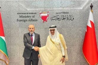 الصفدي ونظيره البحريني يؤكدان ضرورة وقف النار في غزة وتسريع إدخال المساعدات