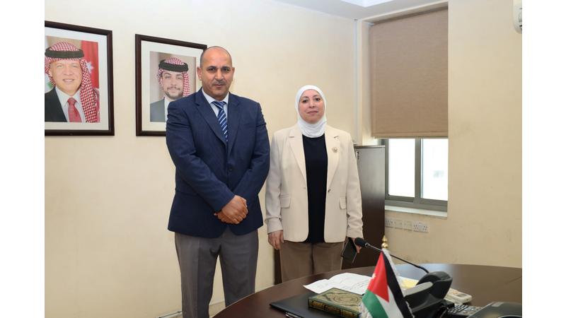 مدير عام هيئة تنظيم النقل البري يؤدي اليمين القانونية أمام وزيرة النقل