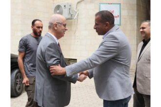 رئيس الوزراء الفلسطيني الأسبق يزور المستشفى الأردني نابلس 6
