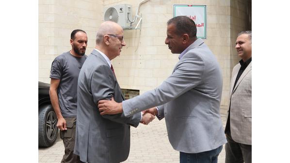 رئيس الوزراء الفلسطيني الأسبق يزور المستشفى الأردني نابلس 6