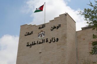 الحكومة تقر إجراءات جديدة لتنظيم حفريات الطرق وحماية البنية التحتية