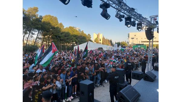 إربد تحتفل بعيد الاستقلال حشود جماهيرية وأجواء وطنية مميزة