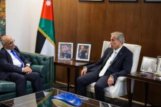 حسان يلتقي نقيب الصحفيين الأردنيين مؤكداً أن تعزيز الاستقلالية والمهنية الإعلامية أمر تدعمه الحكومة