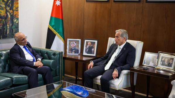 حسان يلتقي نقيب الصحفيين الأردنيين مؤكداً أن تعزيز الاستقلالية والمهنية الإعلامية أمر تدعمه الحكومة
