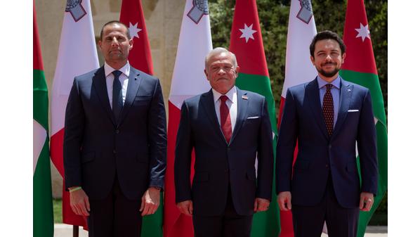 الملك ورئيس وزراء مالطا يؤكدان أهمية التنسيق لعلاج أطفال مرضى من قطاع غزة