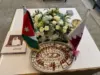 السفارة القطرية تحتفل باستقلال الأردن على طريقتها وتوزع طبقاً بطعم السكر