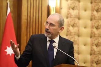الصفدي يبدأ زيارة عمل الى تركيا