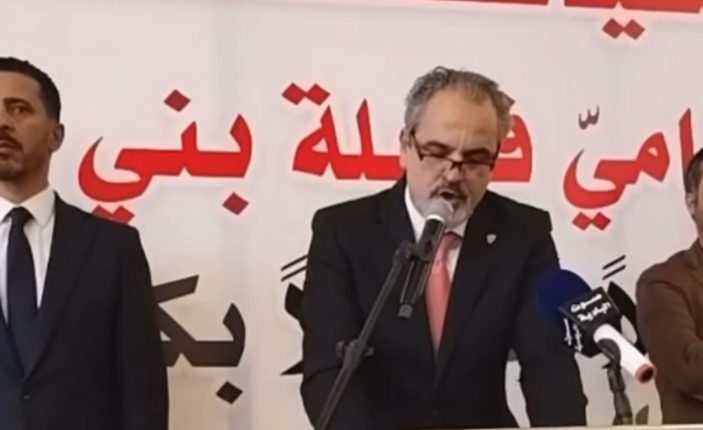 بالفيديو.. المحامي الزعبي يلتقي الهيئة العامة في مضارب حمر النواظر ويشدد على أهمية الحوار المباشر