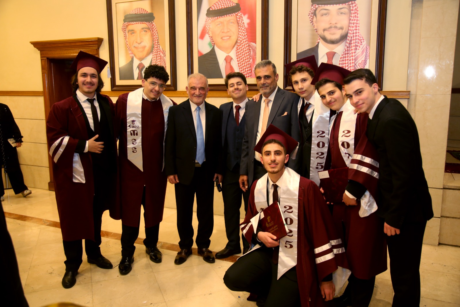 بالصور... مدارس النظم الحديثة تحتفل بتخريج الفوج العشرين: مسيرة تميّز تتواصل”