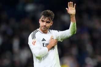 ريال مدريد يجدد عقد مدافعه بشرط جزائي قياسي