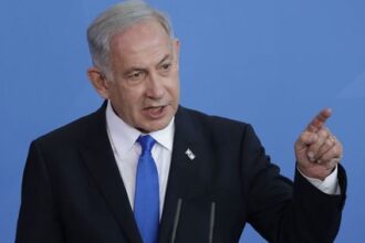 نتنياهو لا يستبعد اغتيال خامنئي ويؤكد أنه قد يهدئ التوترات