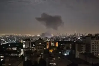 طهران تتأهب مجددًا: الدفاعات الجوية تتصدى لأجسام مشبوهة