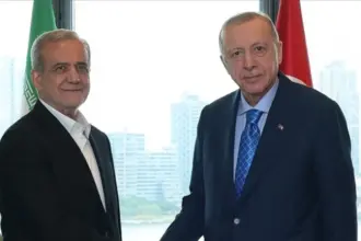 إيران تحذر من الرد على إسرائيل وتركيا تعرض وساطة لوقف التصعيد