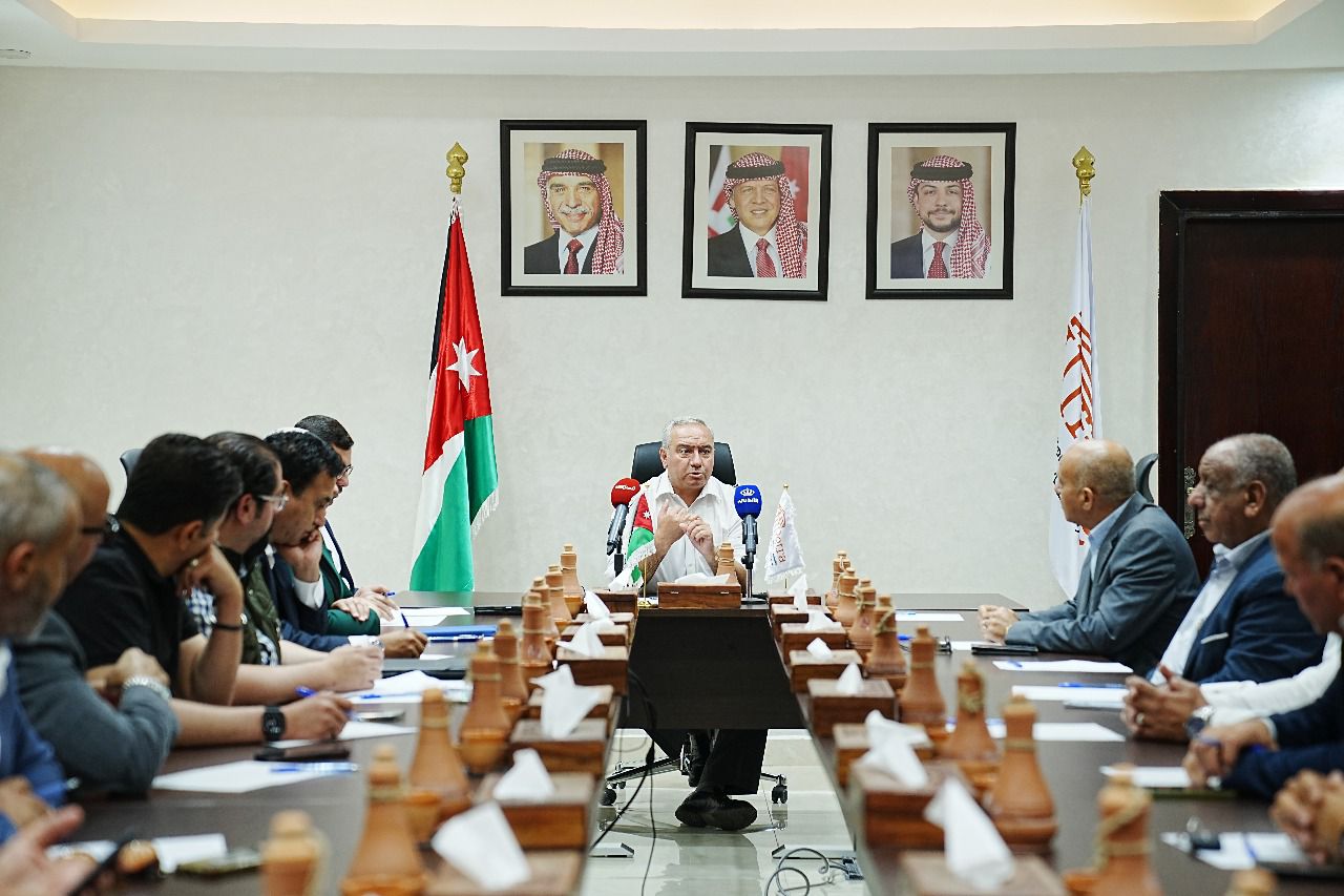 سلطة إقليم البترا تلتقي ممثلي القطاع السياحي في البترا لبحث تداعيات الأزمة الإقليمية