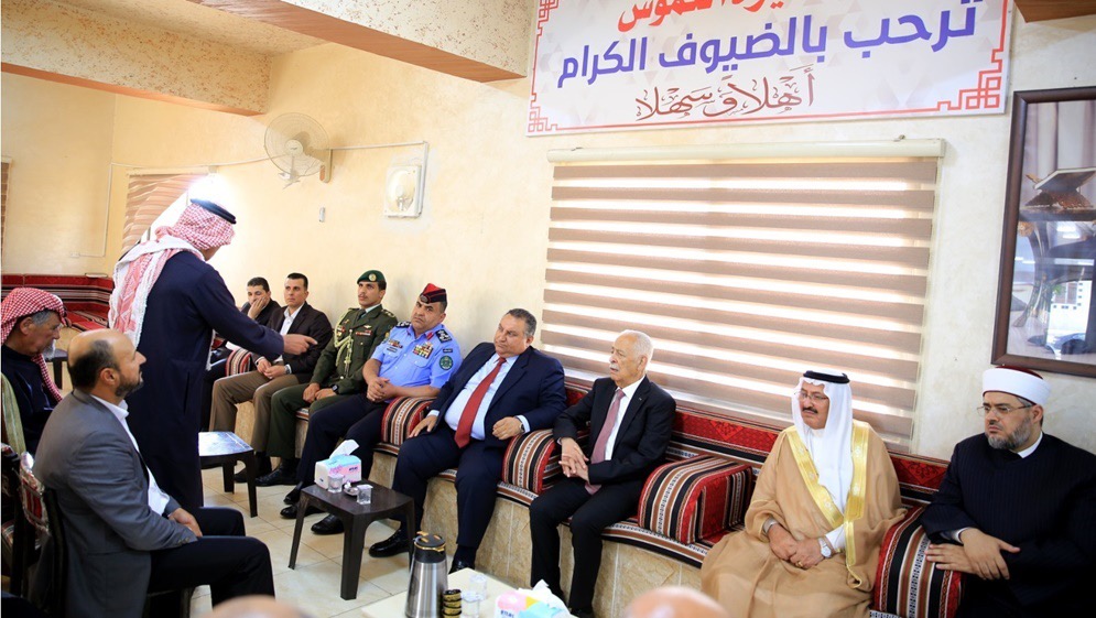 عاجل | مندوبا عن الملك وولي العهد.. العيسوي يعزي عشيرتي الحسبان والعبادلة