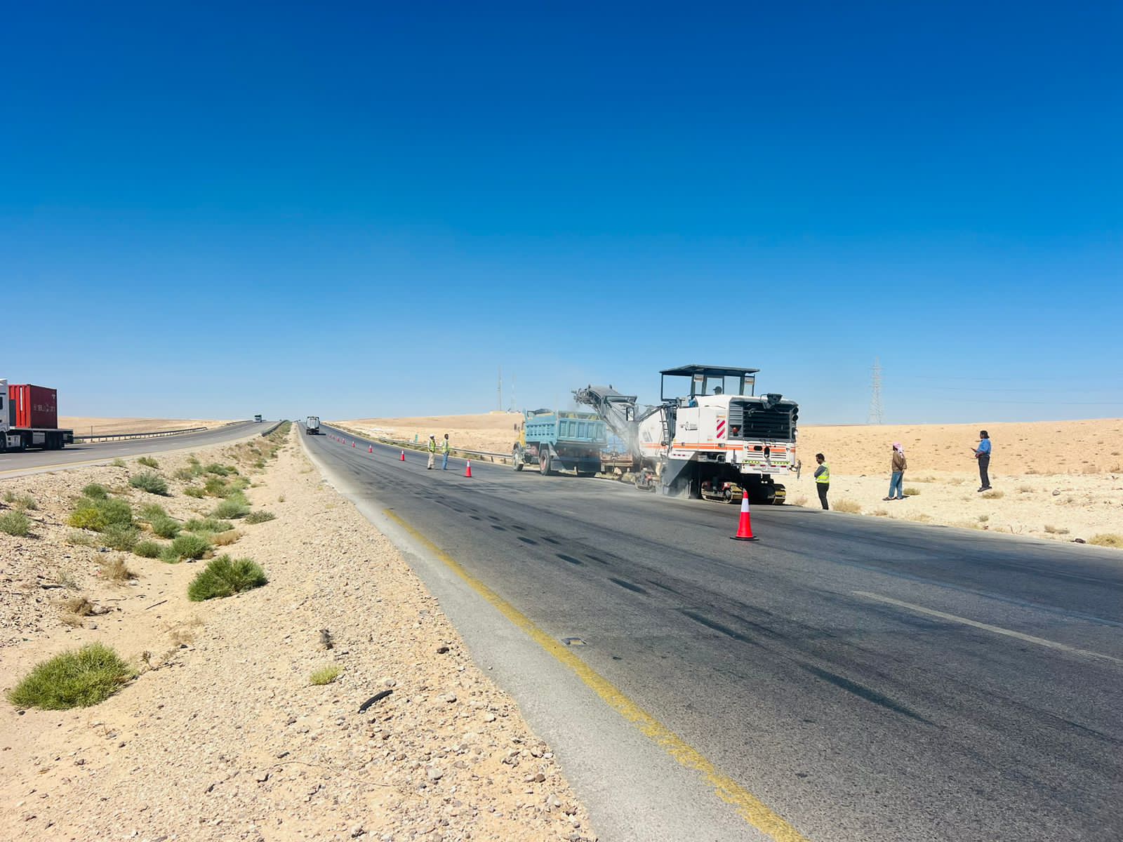 إغلاق جزئي للطريق الصحراوي باتجاه عمان اعتبارًا من الأحد