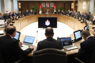 الحكومة تقرّ حزمة إجراءات لتعزيز الخدمات وتحديث المؤسسات