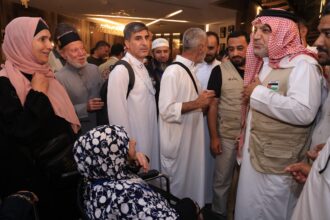 وزير الأوقاف يتفقد الحجاج الأردنيين في مكة