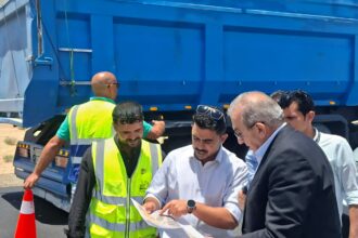 وزير الأشغال يتفقد مشاريع طرق استراتيجية في معان والعقبة