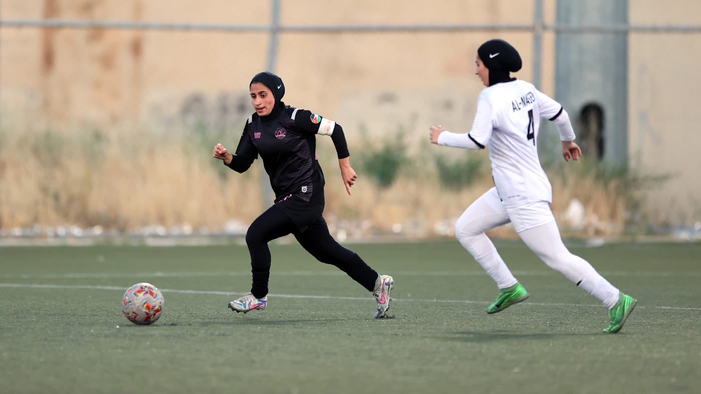فريق الاتحاد يواصل صدارة دوري الشابات لكرة القدم