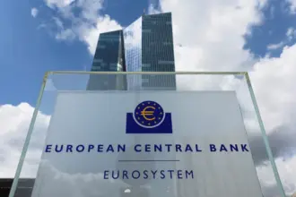 البنك المركزي الأوروبي يخفض أسعار الفائدة