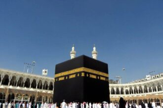 السعودية تعلن انطلاق موسم العمرة وفتح باب التأشيرات وتصاريح العمرة