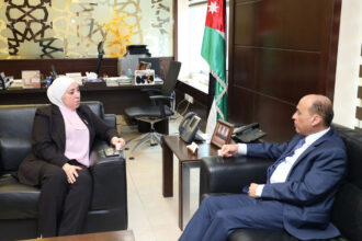 بحث تعزيز التعاون بين الأردن وفلسطين في مجالات النقل