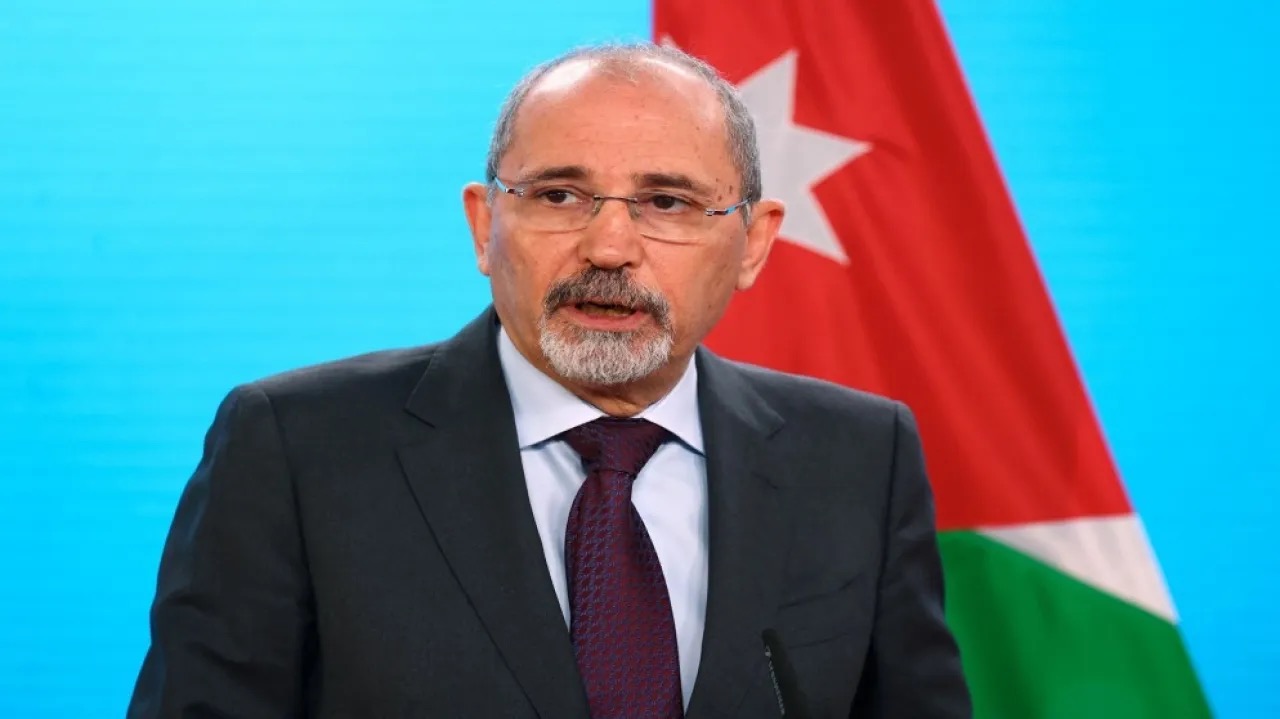 الصفدي ونظيره الفرنسي يبحثان وقف التصعيد وحماية حل الدولتين