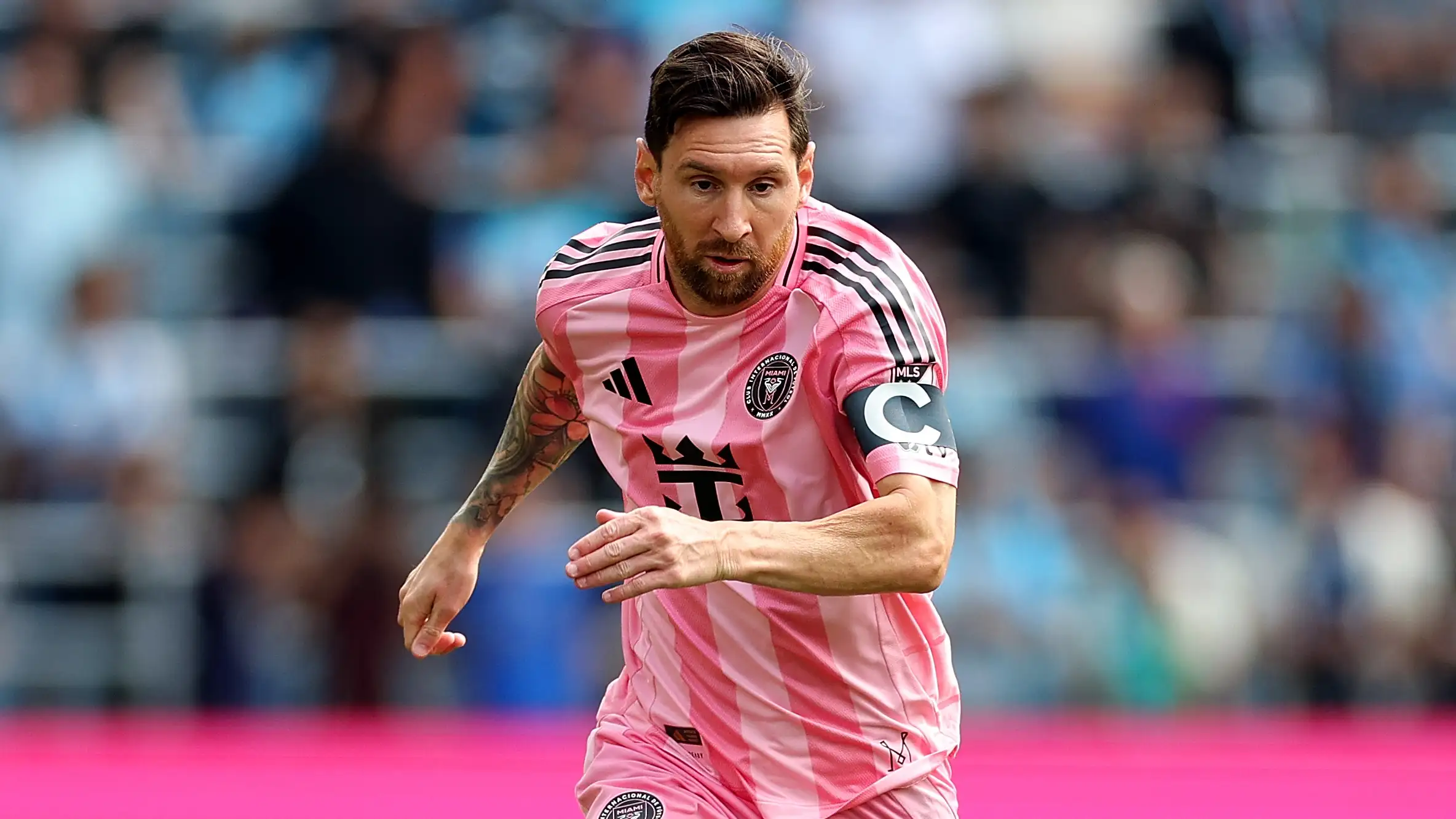 ميسي مطلوب بقوة في الدوري السعودي والنادي الأهلي يفاوض